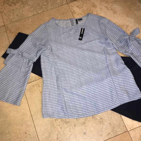 💙New Directions. Precious top! - Picture 1 of 8